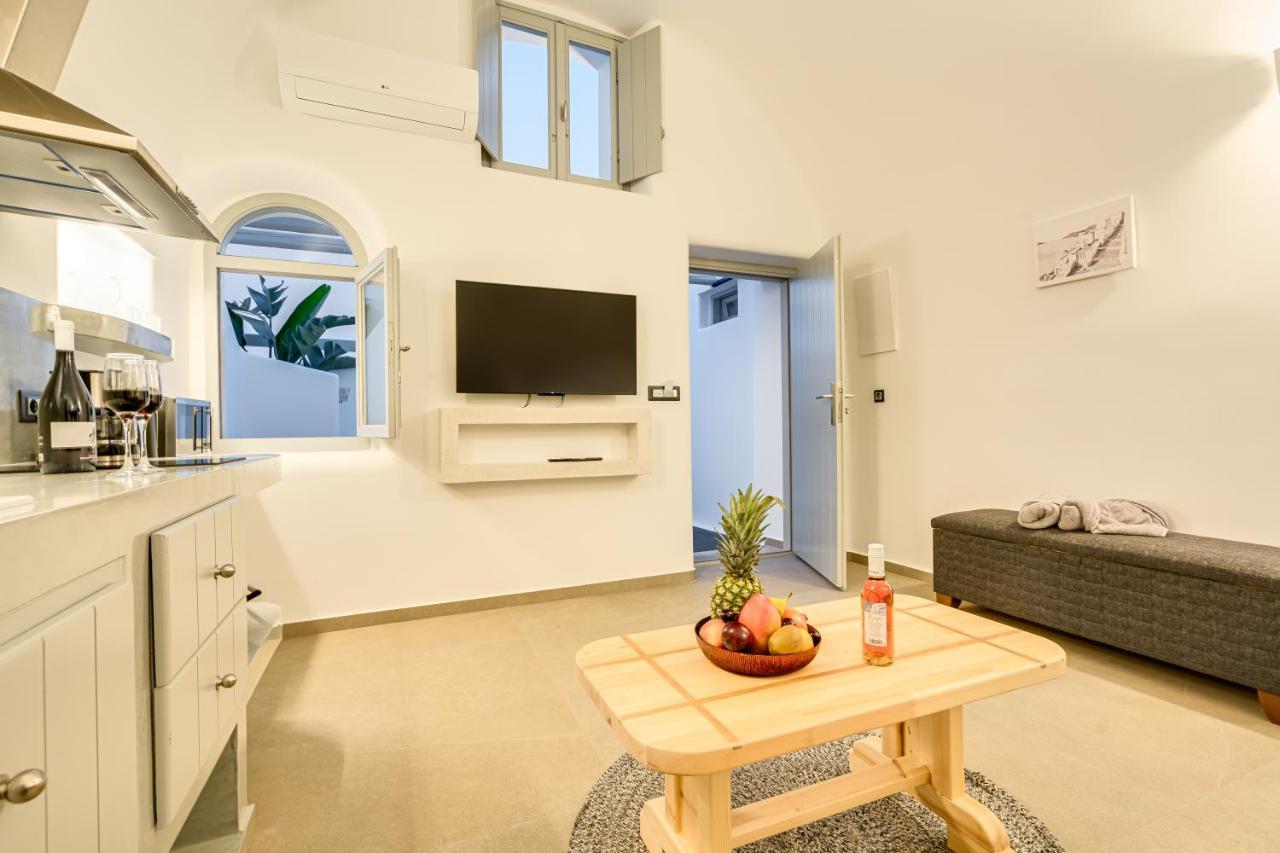 Tiara Suites Santorini サントリーニ エクステリア 写真