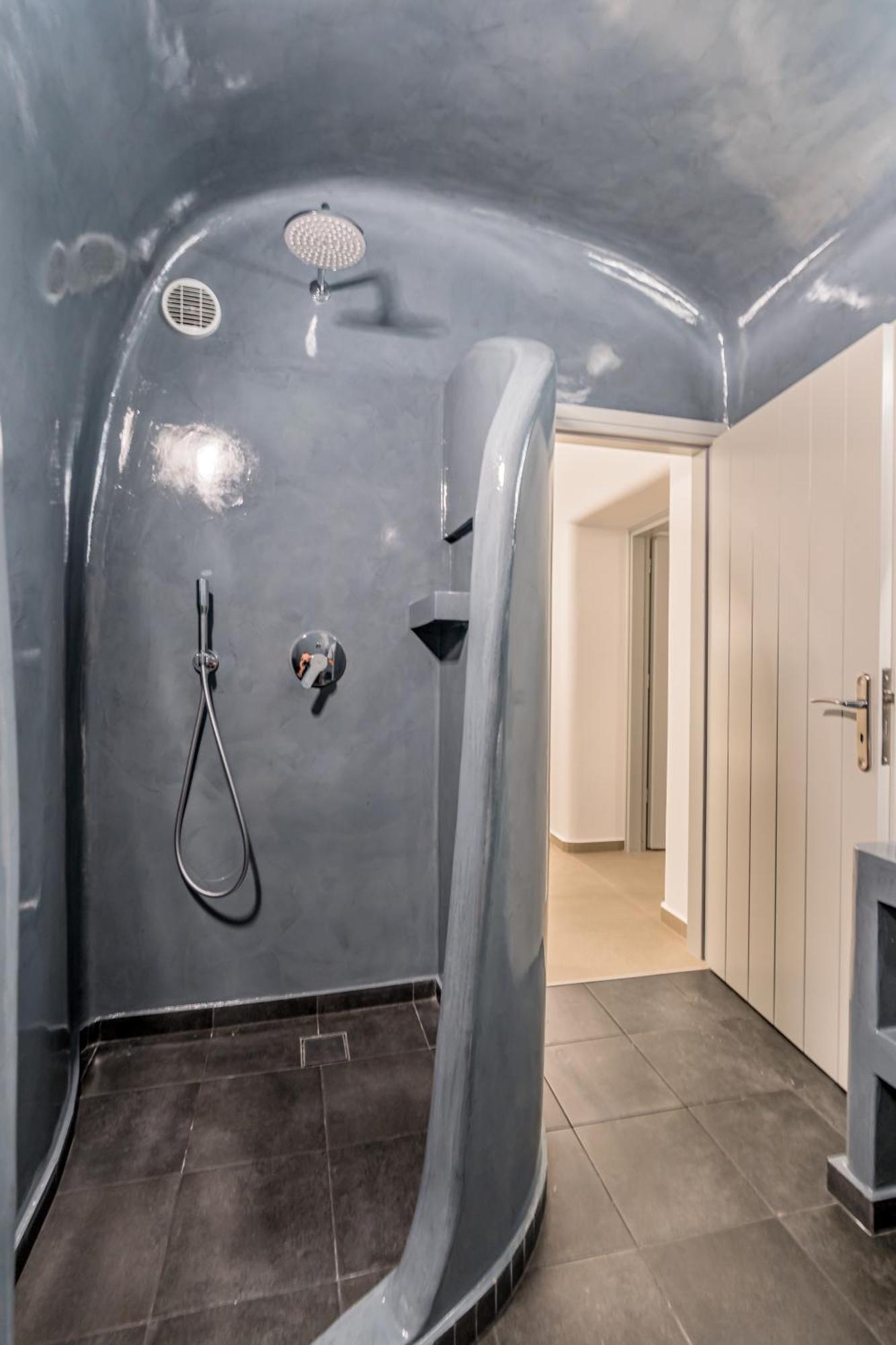 Tiara Suites Santorini サントリーニ エクステリア 写真