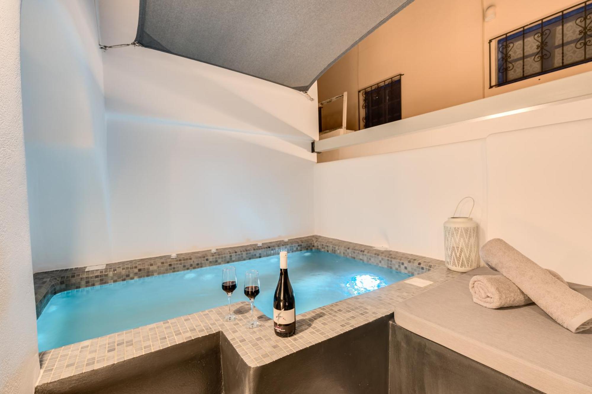 Tiara Suites Santorini サントリーニ エクステリア 写真