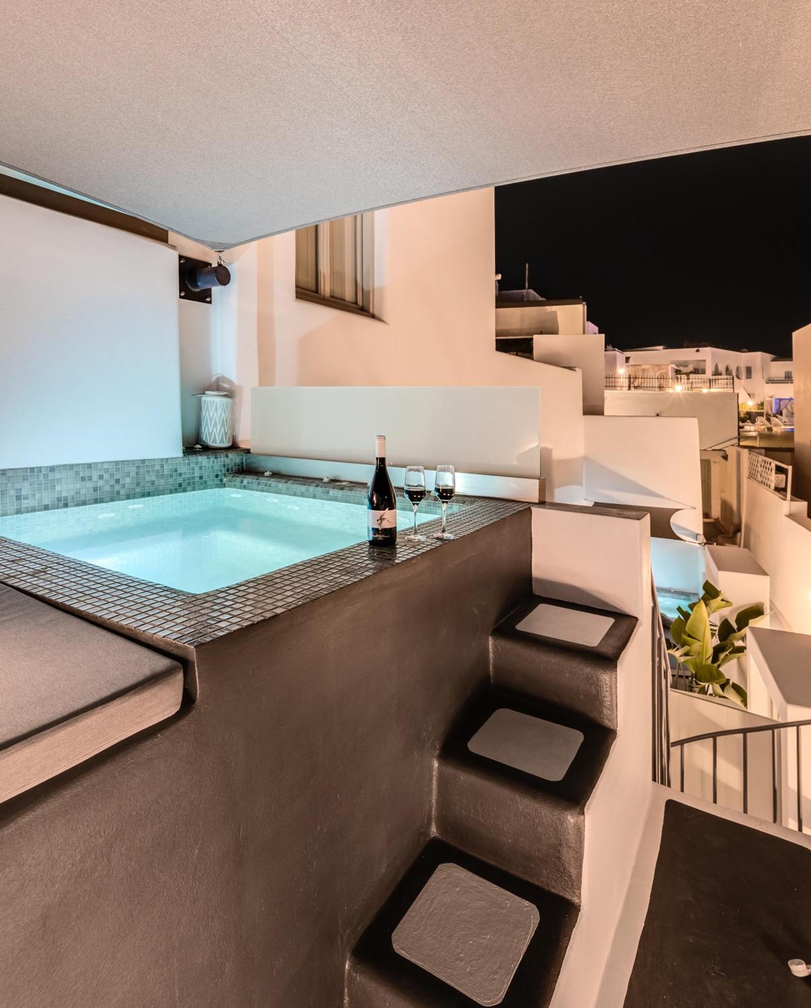 Tiara Suites Santorini サントリーニ エクステリア 写真